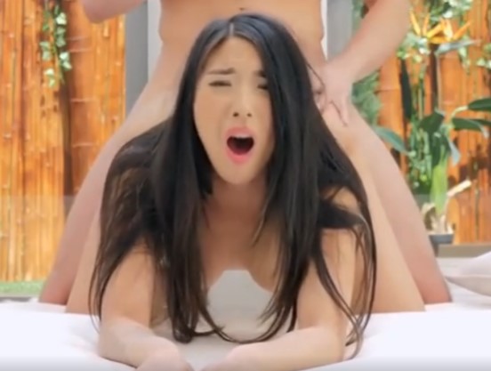 Elle Lee